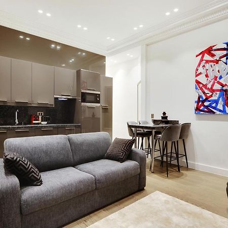 Pick A Flat's Apartment in Triangle d'Or - Pierre 1er de Serbie Paris Exterior foto